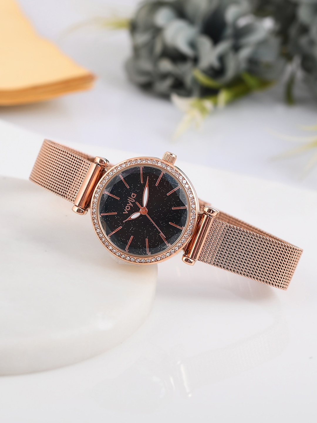 

Voylla Women Embellished Dial & Stainless Steel Straps Analogue Watch 8905124490039, Rose gold