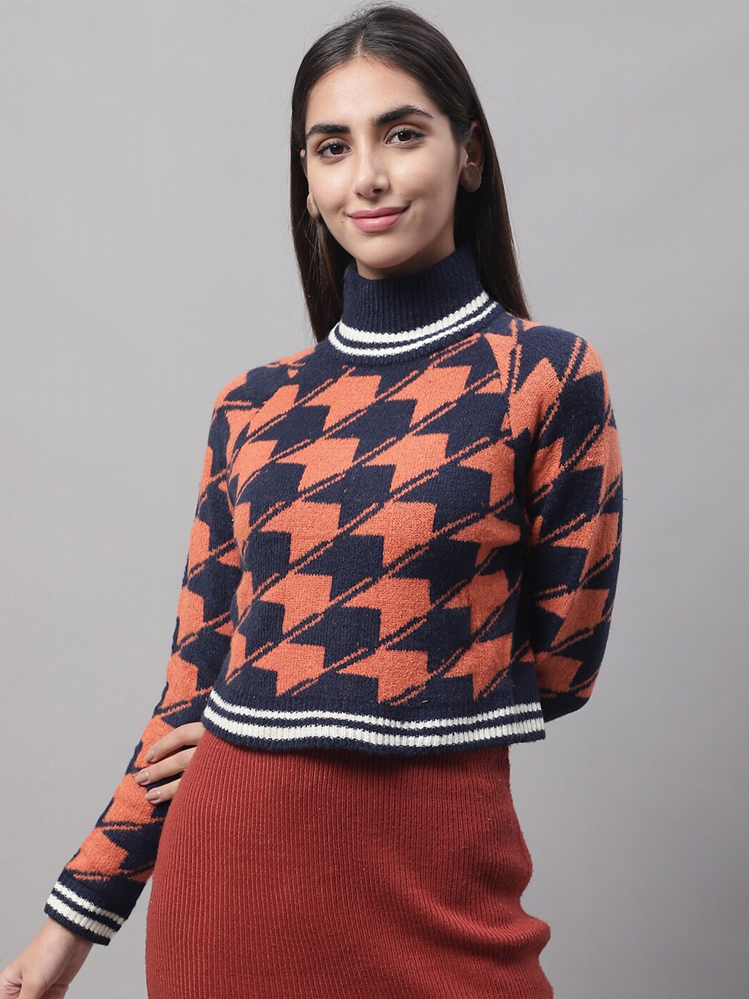 

NoBarr Women Geometric Printed Acrylic Crop Pullover, Brown