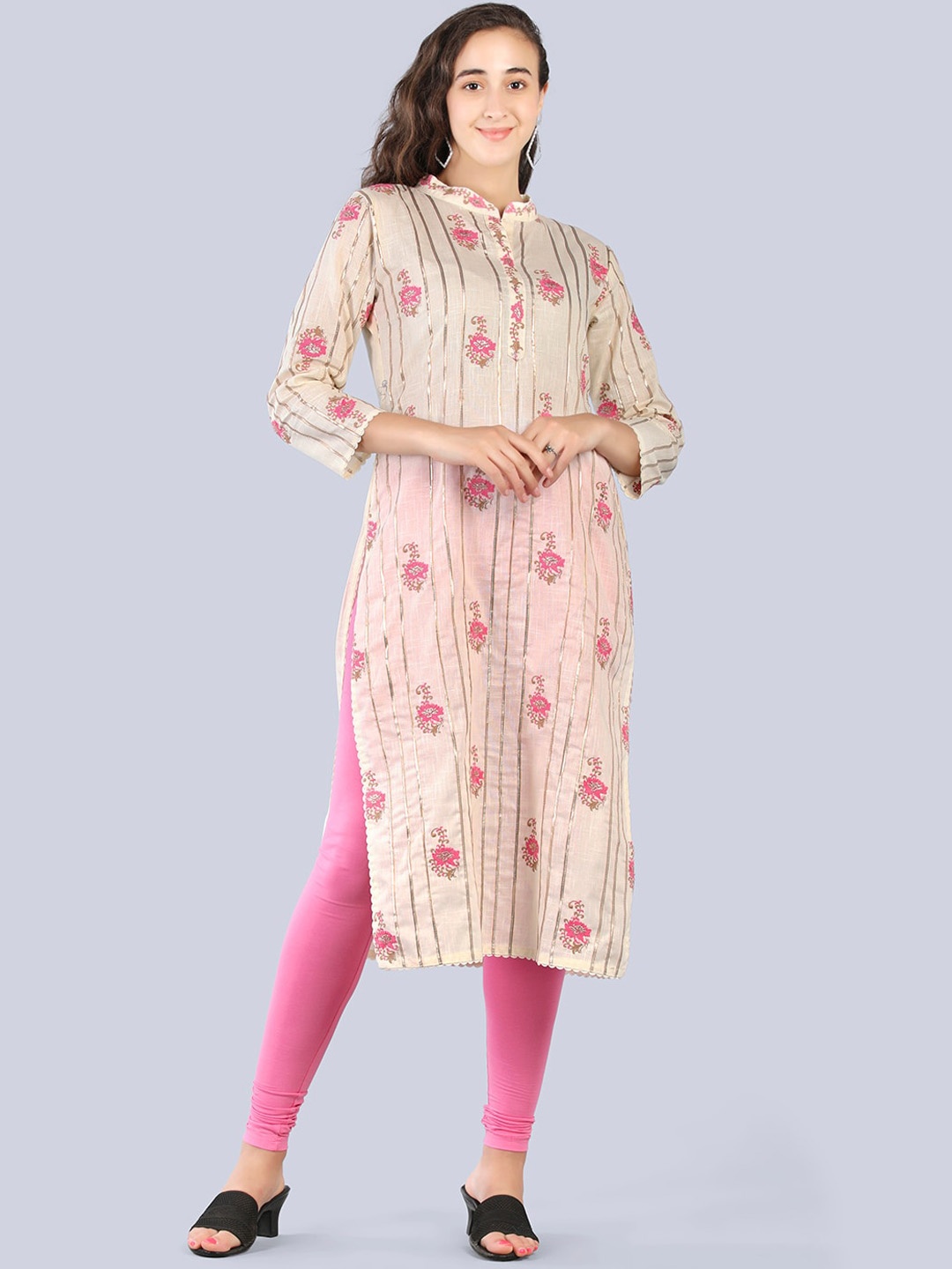 

Pakiza Women Floral Embroidered Gotta Patti Cotton Kurta, Cream
