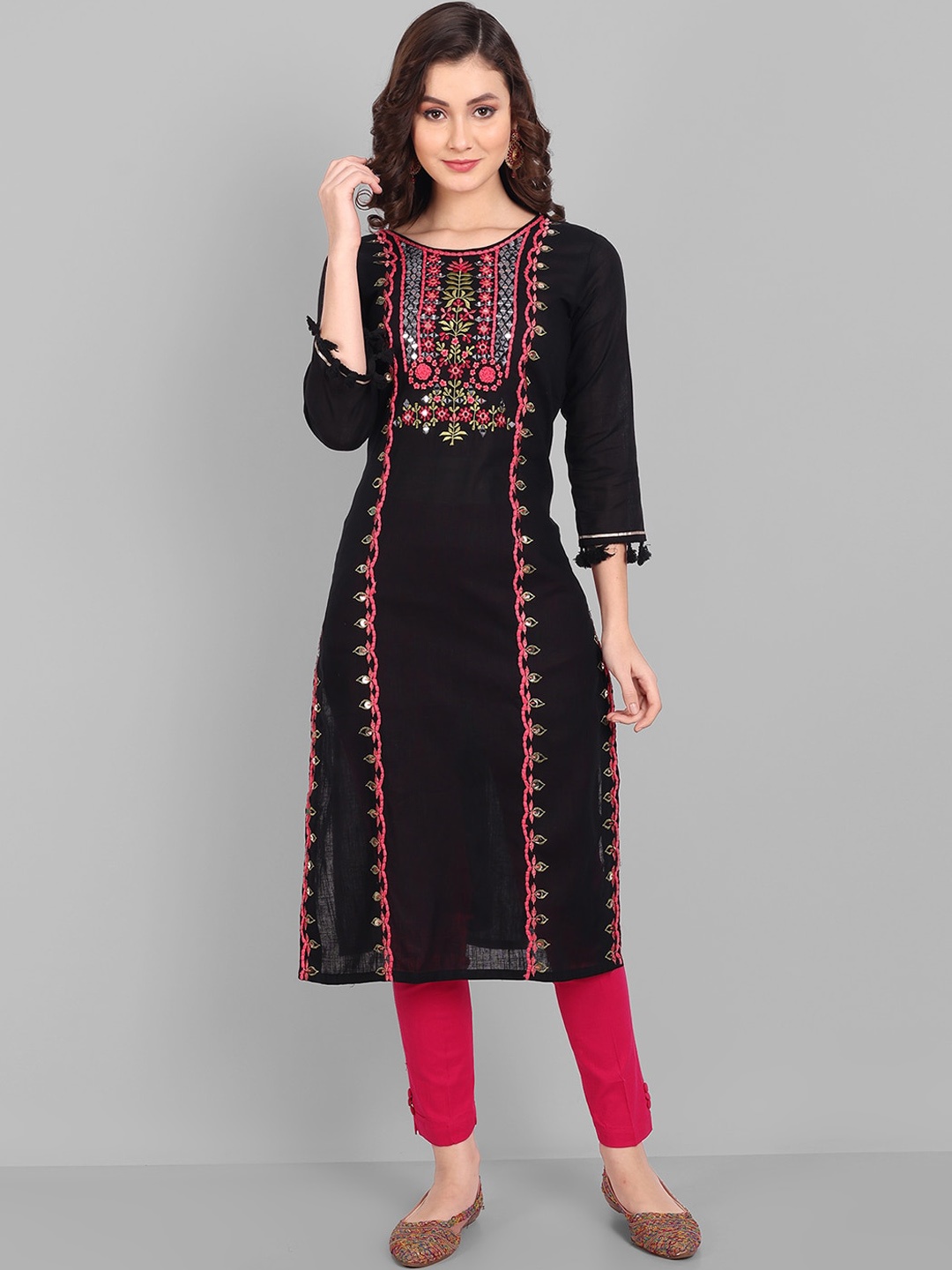 

Pakiza Women Floral Embroidered Mirror Work Cotton Kurta, Black