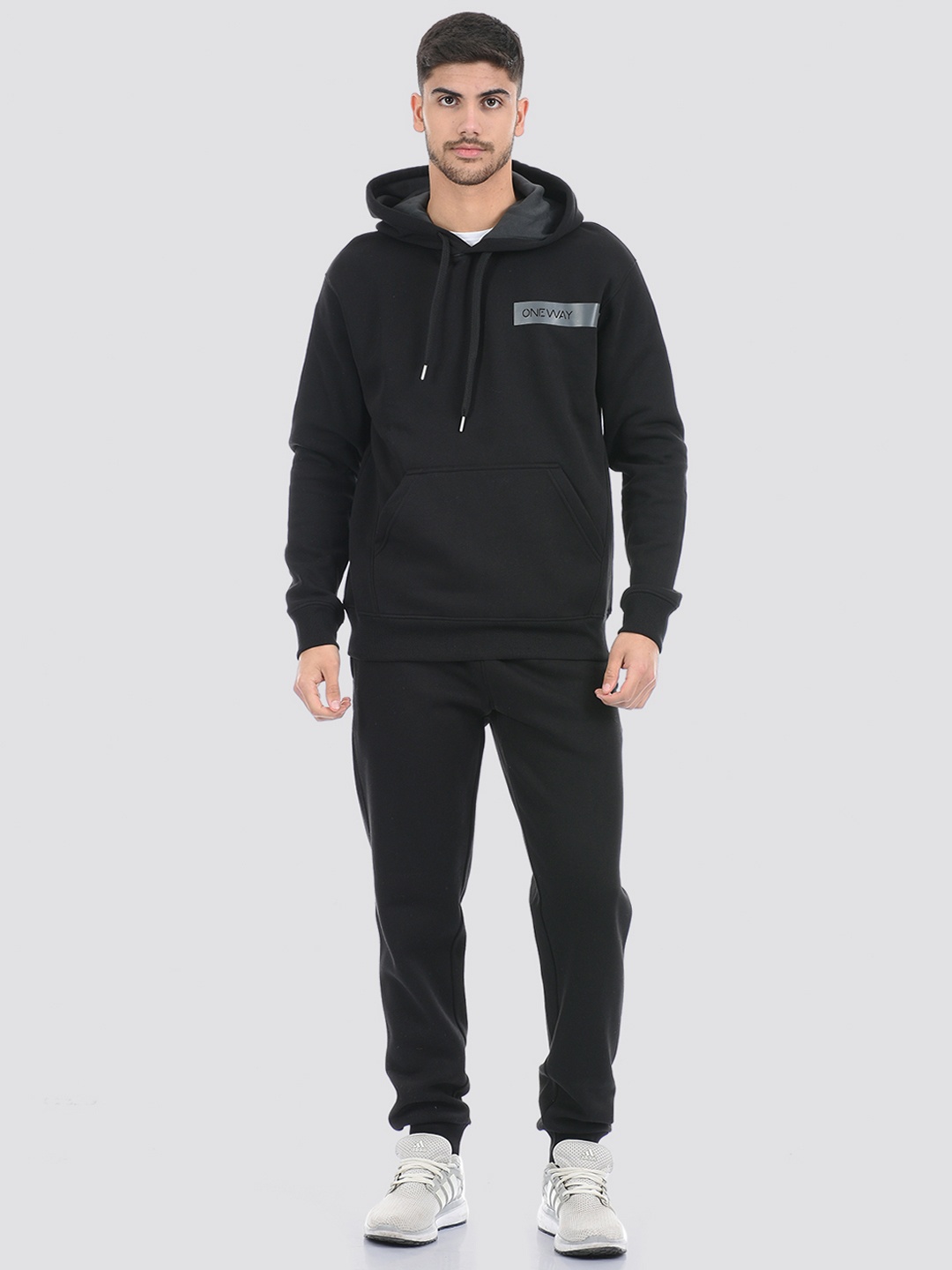 

ONEWAY Men Printed Detail Hooded Tracksuit, Black