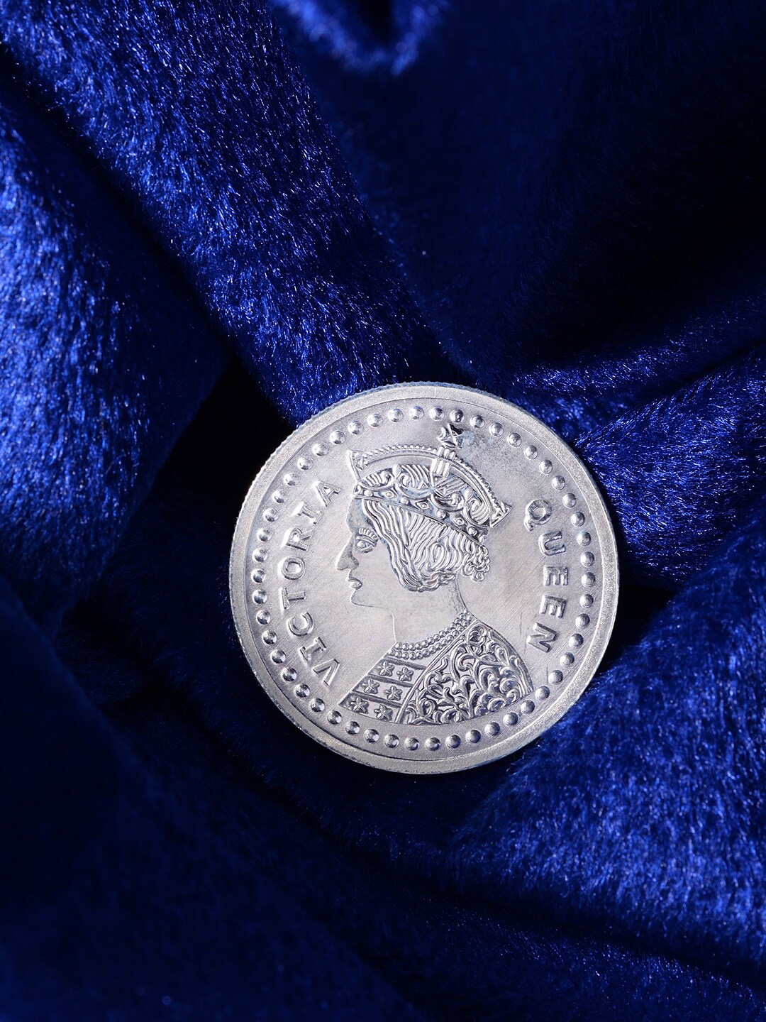 

Saraf RS Jewellery Queen Victoria 10 gram 999 Round Silver Coin