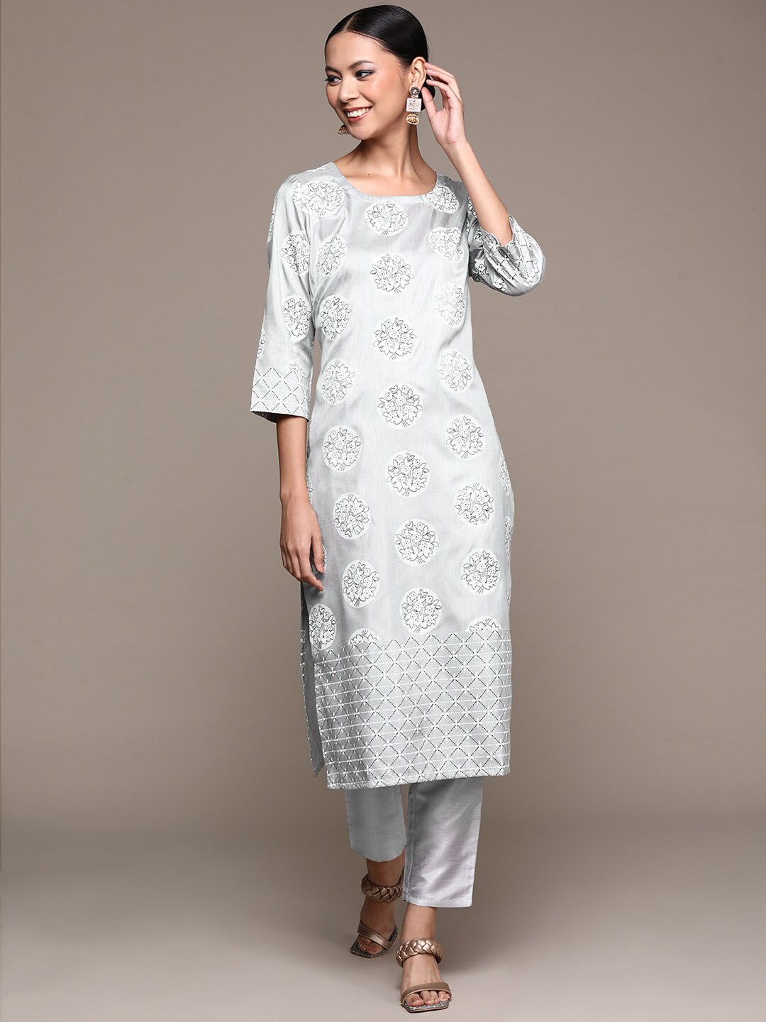 

ZIYAA Women Floral Printed Kurta with Trousers, Grey