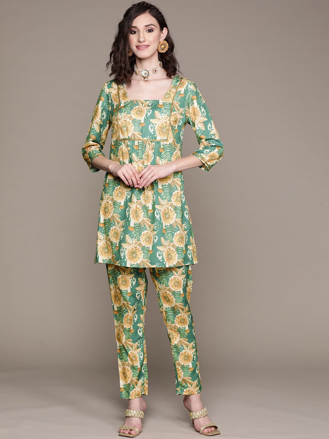 

ZIYAA Women Floral Printed Kurti With Trousers, Green