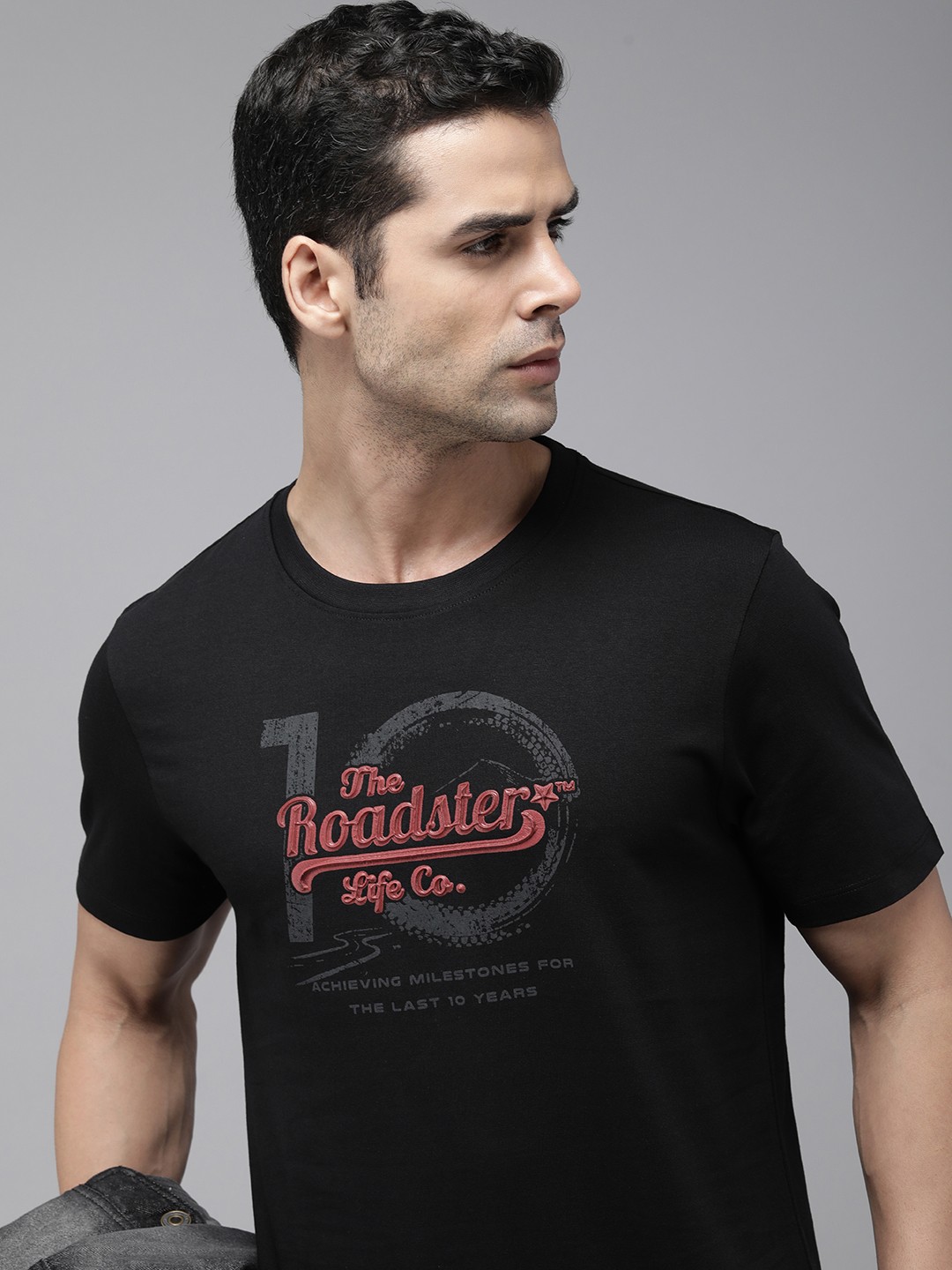 

Roadster Men Brand Logo Printed Pure Cotton T-shirt, Black