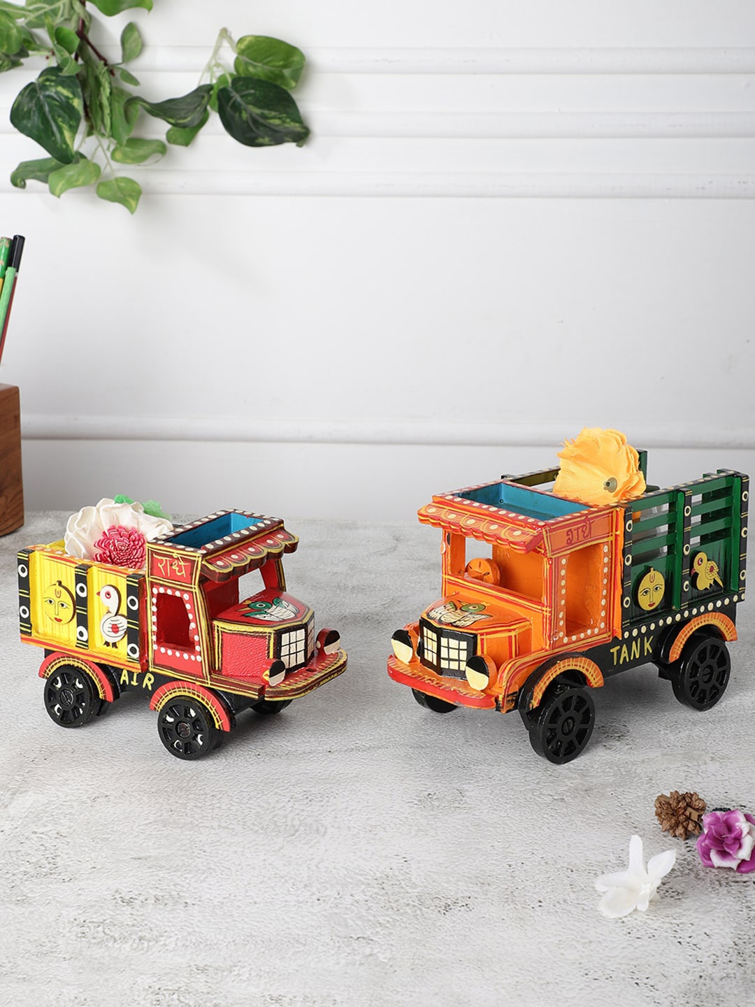 

VarEesha rajrang Orange & Yellow 2 Pieces Truck Wooden Showpieces