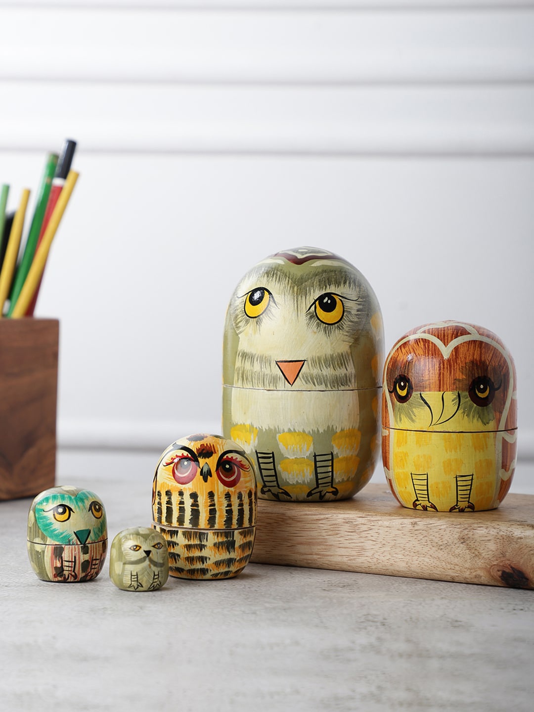 

VarEesha Green & Maroon 5 Pcs Owl Doll Wooden Showpieces
