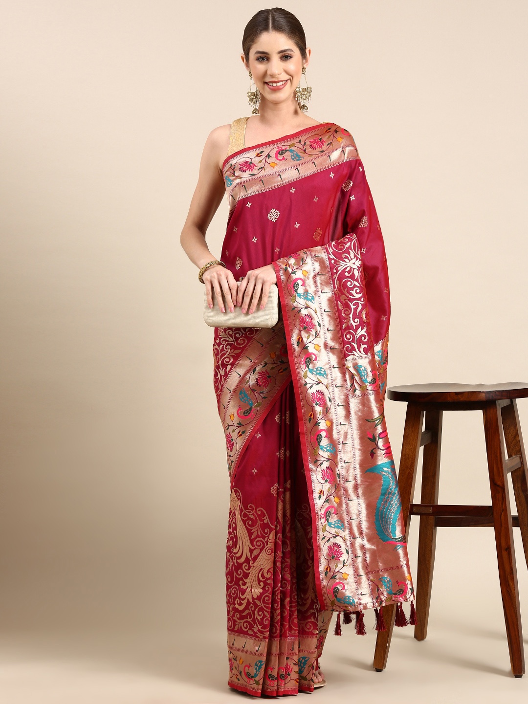 

VASTRANAND Woven Design Ethnic Motifs Zari Banarasi Saree, Burgundy