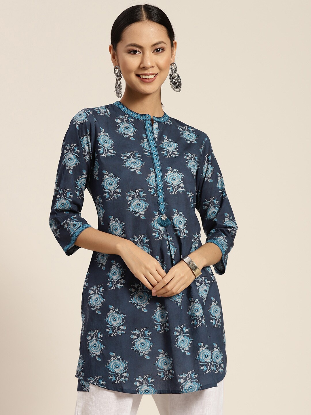 

Rain & Rainbow Floral Printed Sequinned Pure Cotton High Low Kurti, Blue