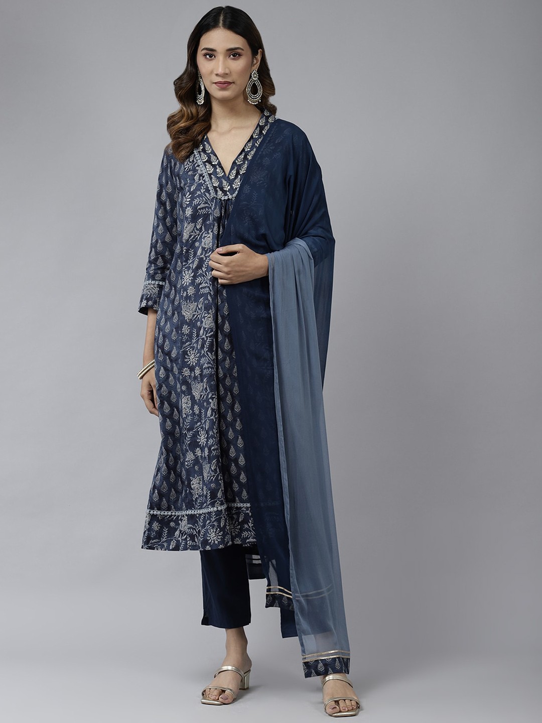 

Rain & Rainbow Floral Printed Sequinned Pure Cotton Kurta with Trousers & With Dupatta, Navy blue