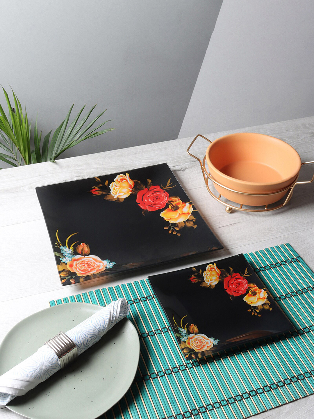 

ceradeco 7 Pieces Black & Yellow Floral Printed Glass Glossy Plates