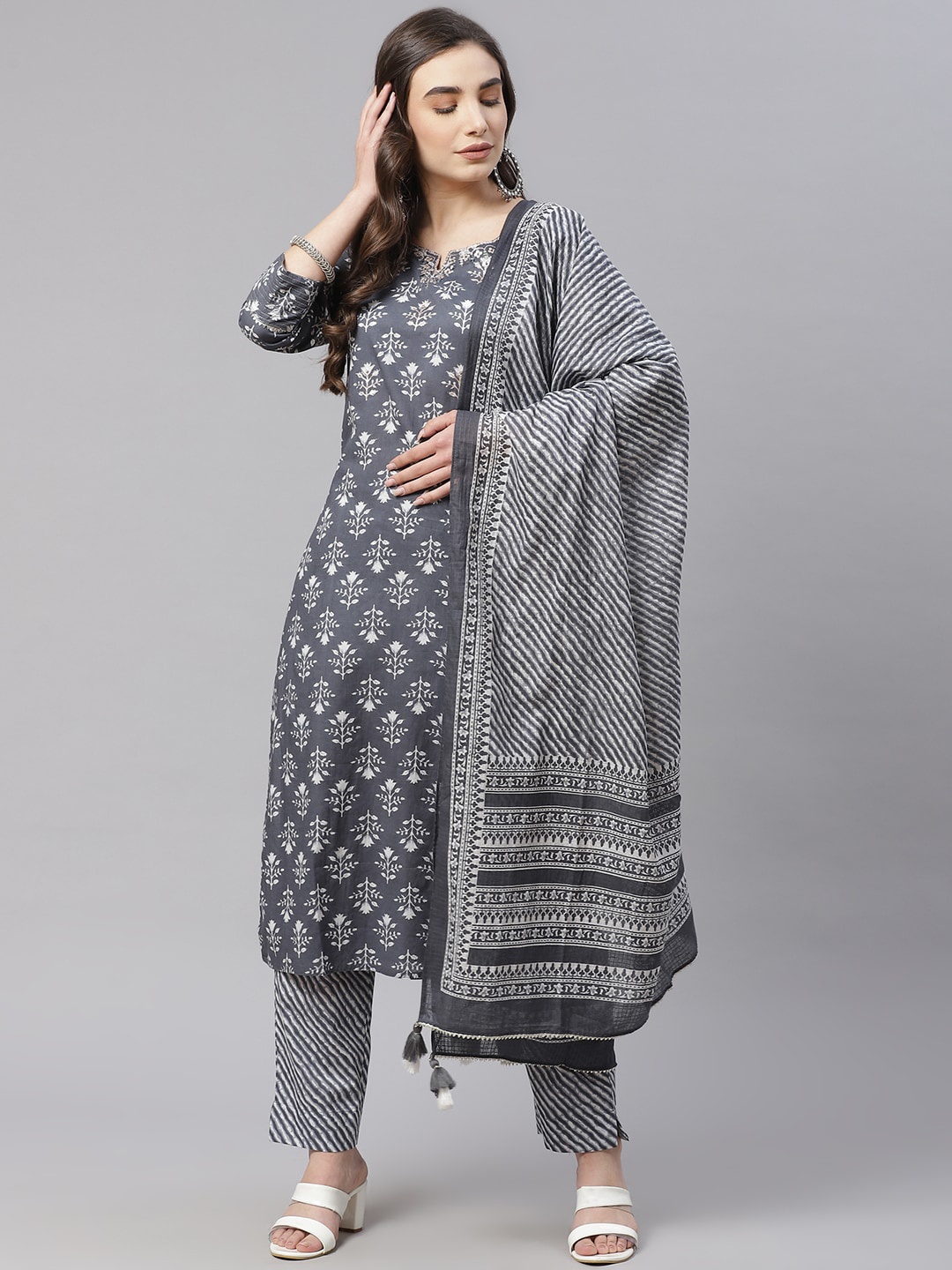 

Divena Women Floral Printed Pure Cotton Kurta with Trousers & With Dupatta, Grey