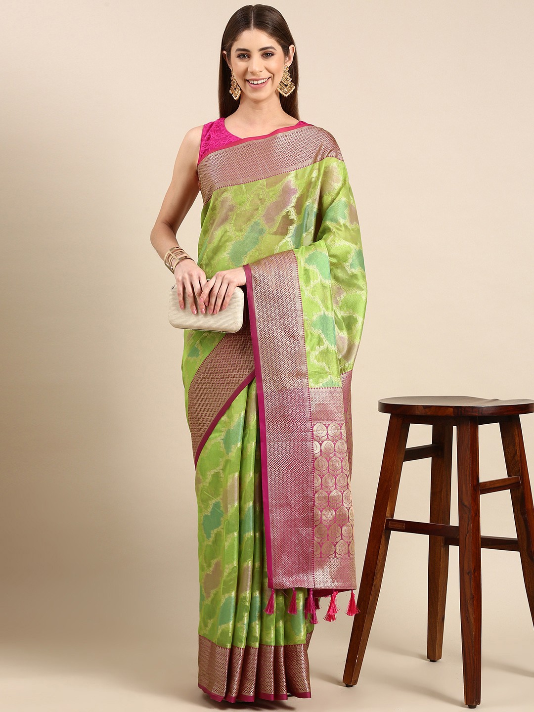 

VASTRANAND Woven Design Zari Tissue Banarasi Saree, Green