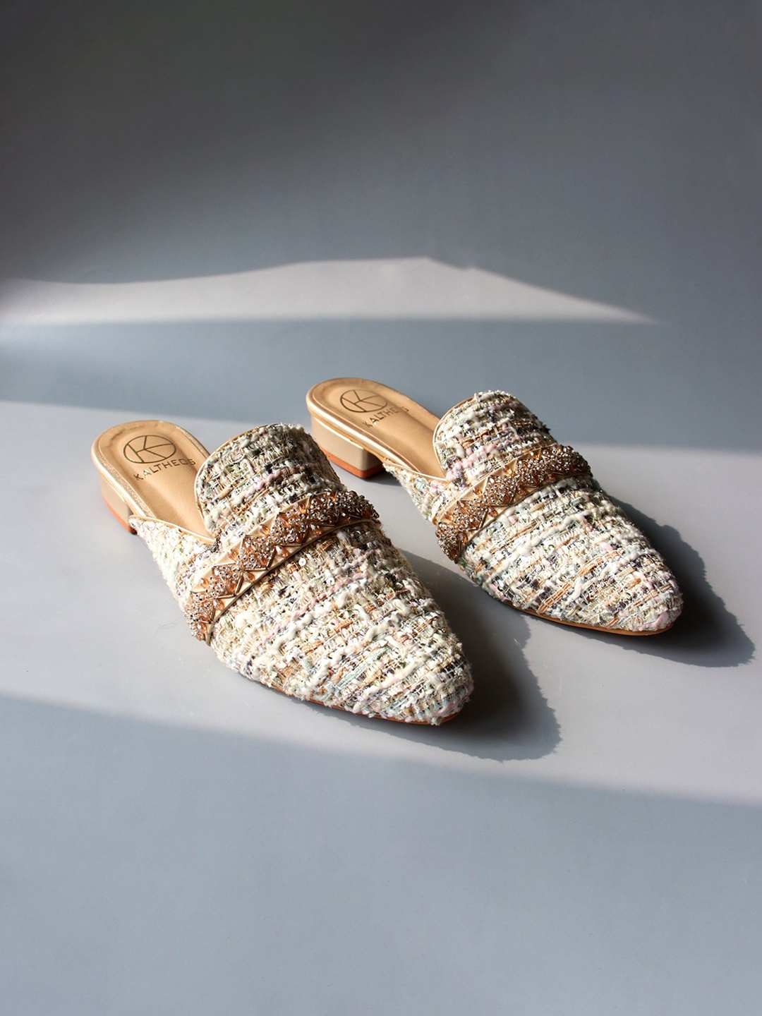 

KALTHEOS Woven Design Block Mules, Gold