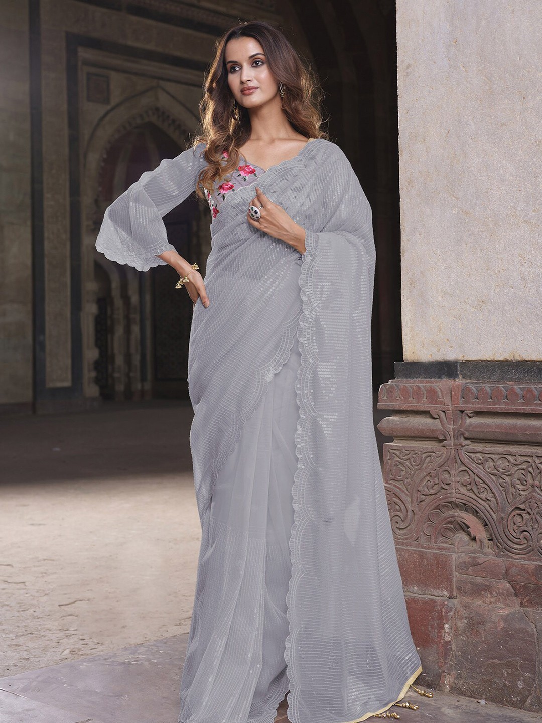 

ODETTE Embellished Sequinned Net Saree, Grey