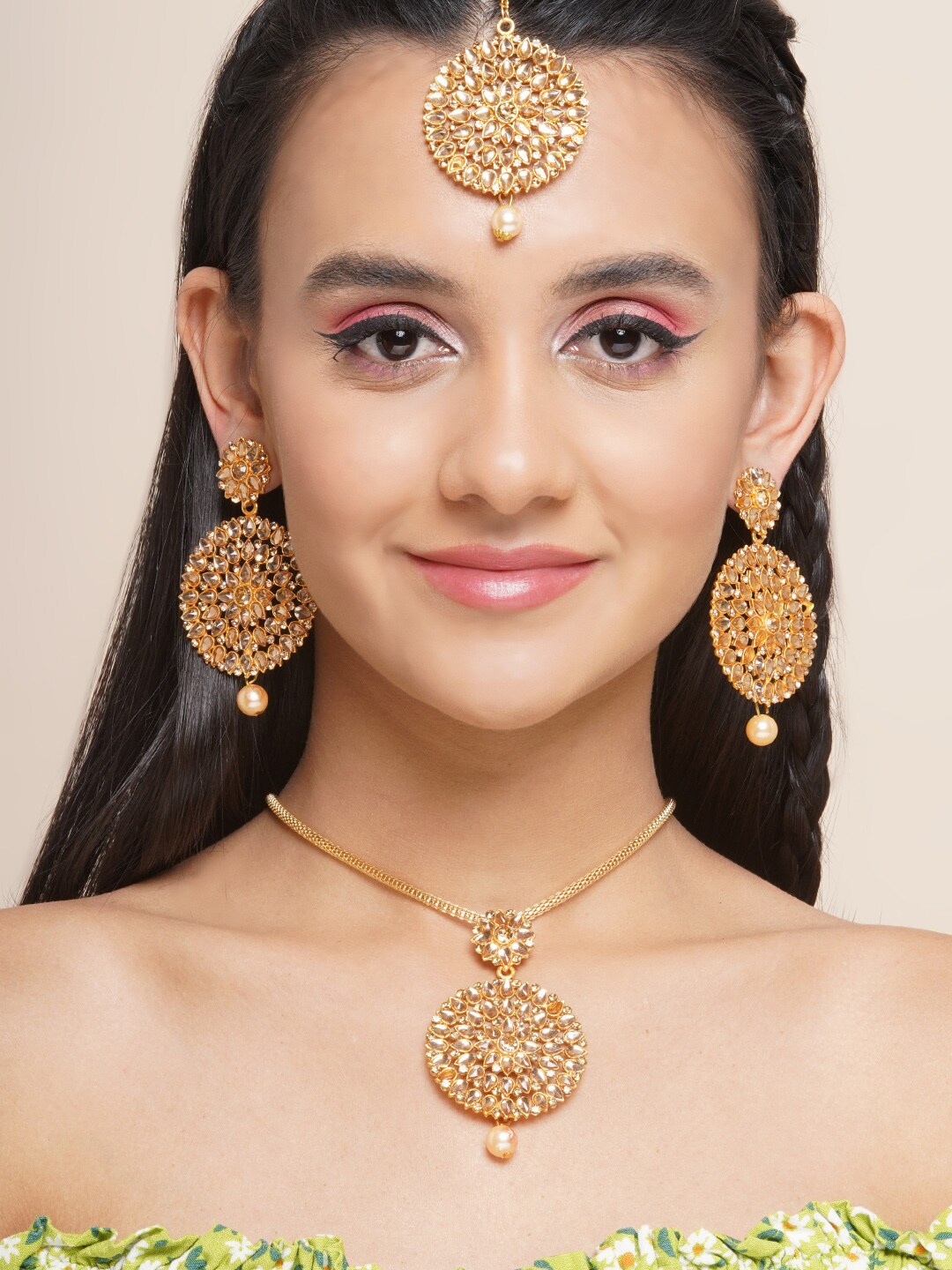 

Anouk Gold-Plated Kundan Studded Brass Jewellery Set