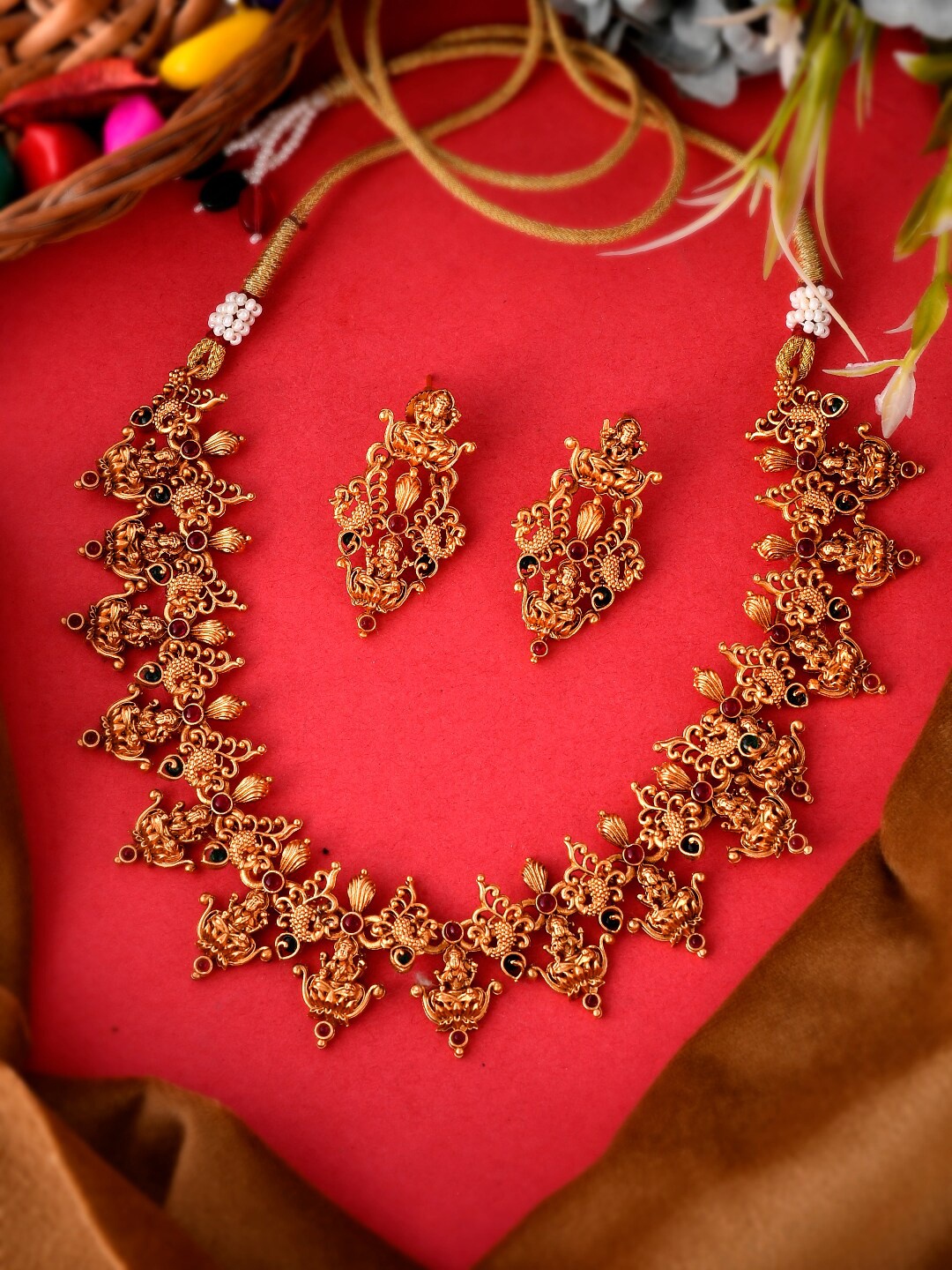 

Silvermerc Designs Gold-Plated Artificial Stone-Studded & Beaded Jewellery Set