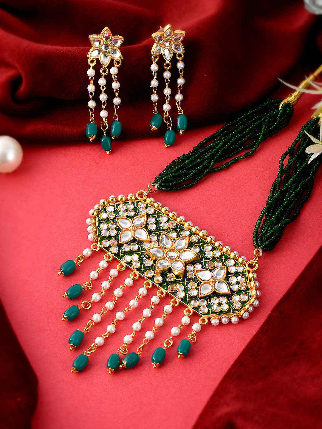 

Silvermerc Designs Gold-Plated Kundan-Studded & Beaded Jewellery Set