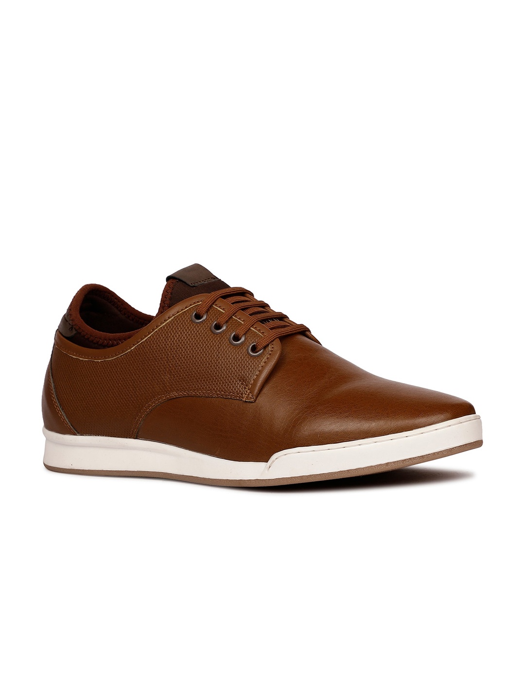 

Bata Men Comfort Sole Sneakers, Tan