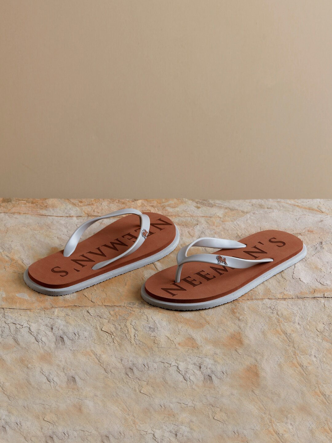 

NEEMANS Printed Rubber Thong Flip-Flops, Brown