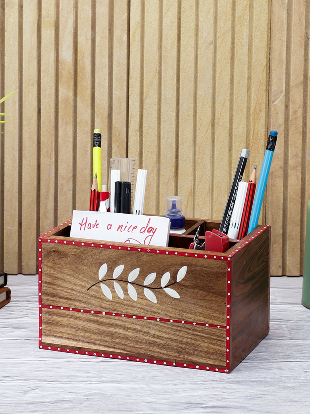 

VarEesha SnowLeaf Brown Wooden Desk Organiser
