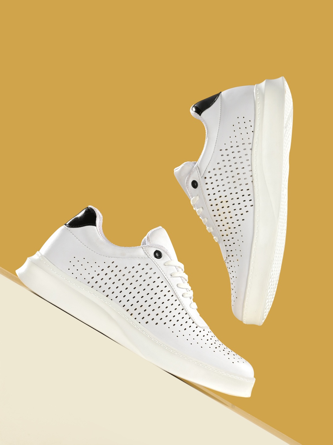 

The Roadster Co. Men Perforated Lightweight Sneakers, White