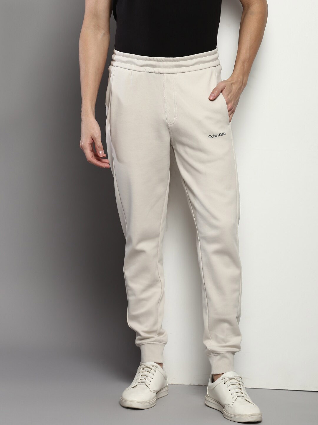 

Calvin Klein Jeans Men Regular Fit Joggers, Beige