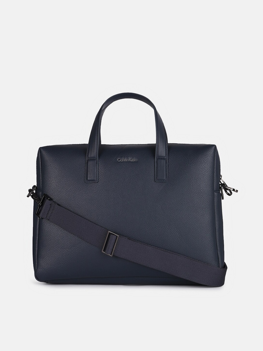 

Calvin Klein Jeans Men Solid Laptop Bag, Navy blue