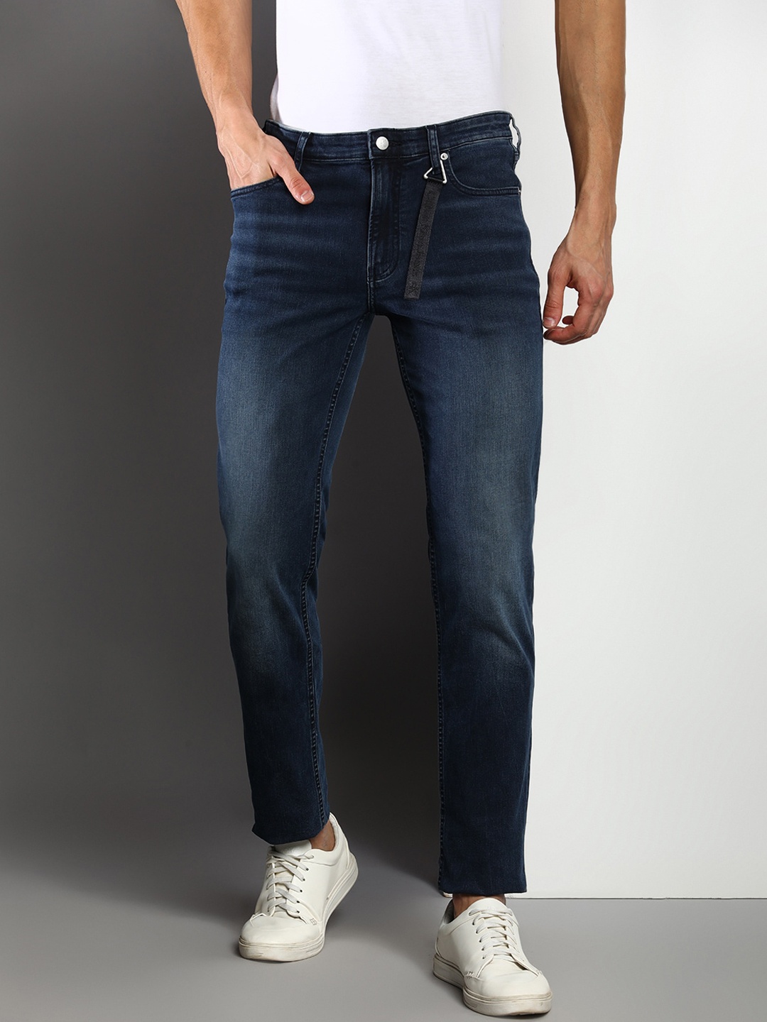 

Calvin Klein Jeans Men Slim Fit Light Fade Cotton Jeans, Blue