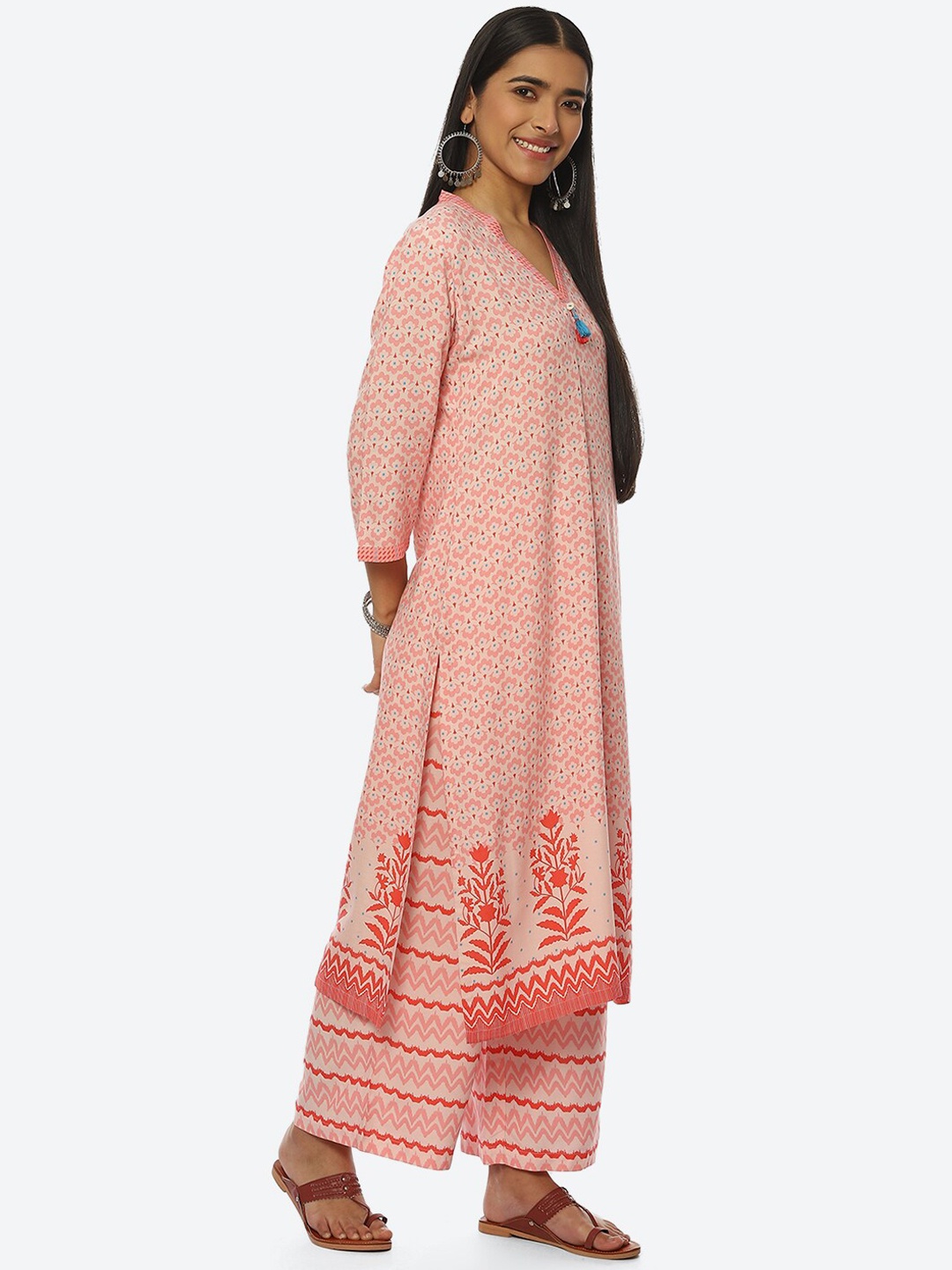 

Rangriti Women V-Neck Ethnic Motifs Printed Kurta With Palazzos, Pink