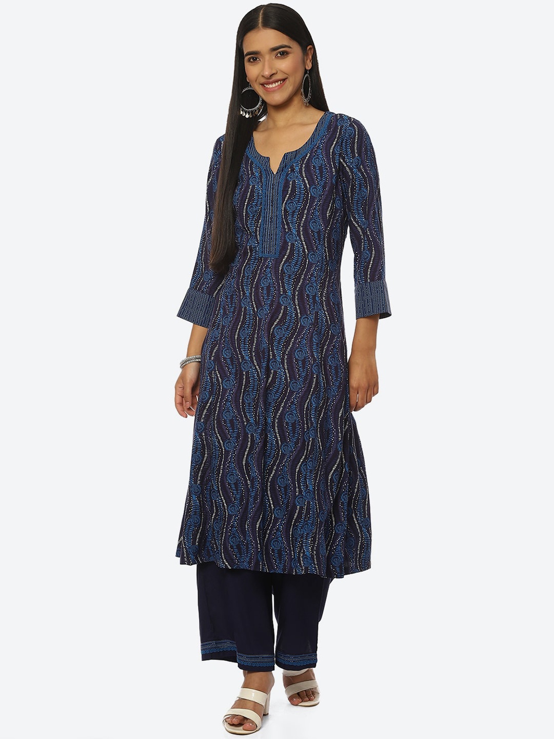 

Rangriti Women Printed Notch Neck Kurta with Palazzos, Navy blue