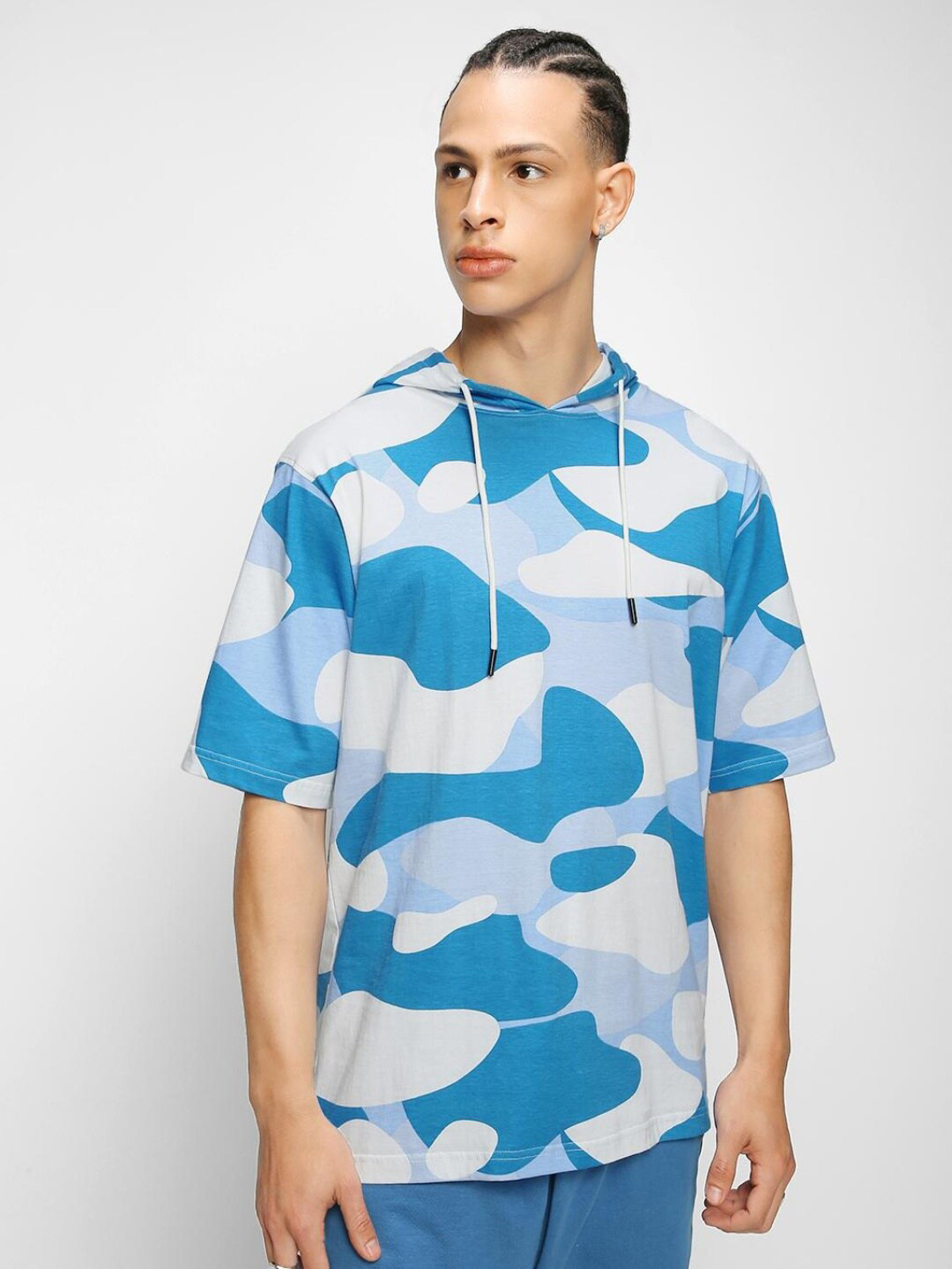 

Bewakoof Men Abstract Printed Cotton T-shirt, Blue