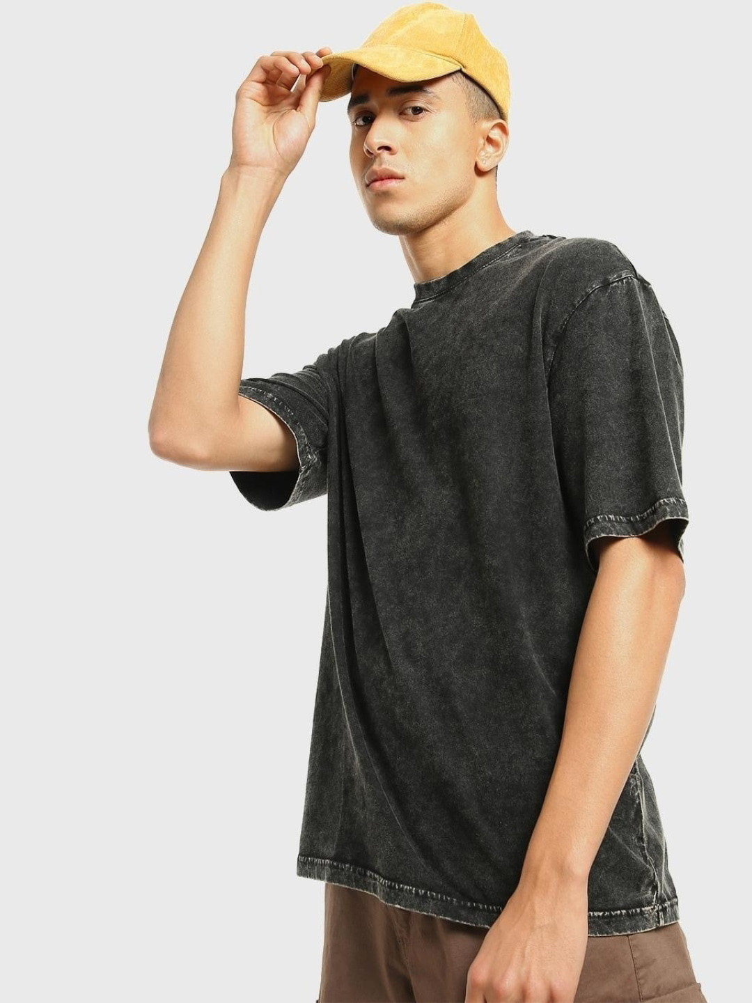 

Bewakoof Men Faded Loose T-shirt, Black