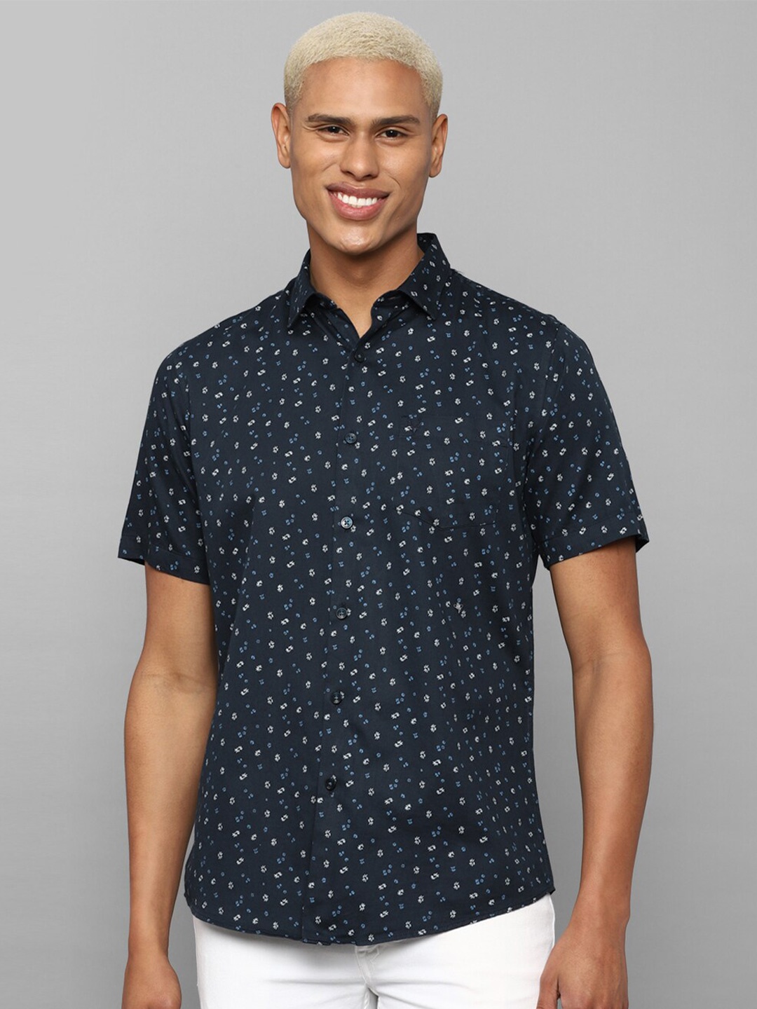 

Allen Solly Men Floral Printed Casual Slim Fit Cotton Shirt, Navy blue