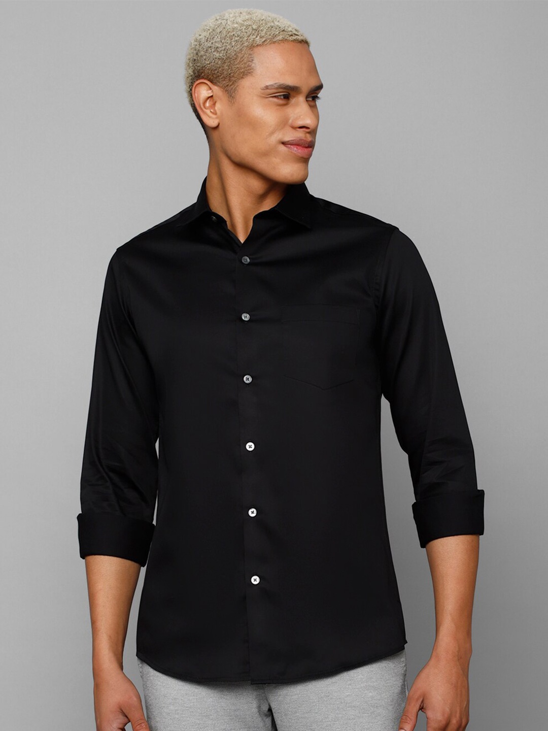 

Allen Solly Men Slim Fit Casual Cotton Shirt, Black