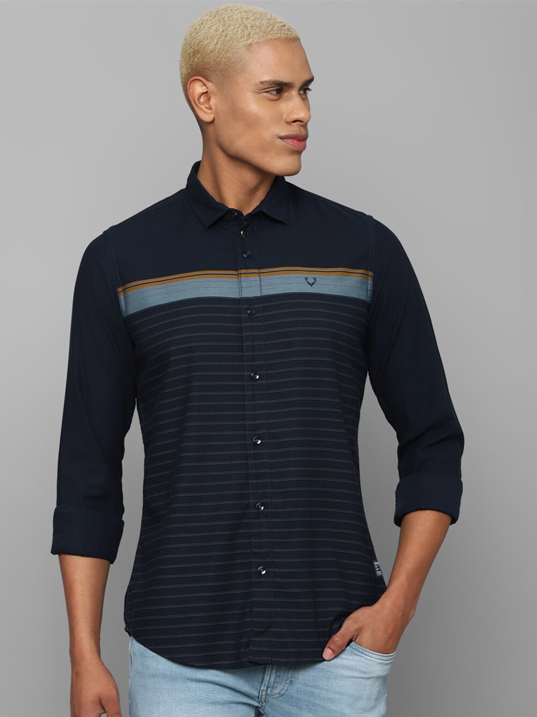 

Allen Solly Sport Men Striped Casual Cotton Shirt, Navy blue