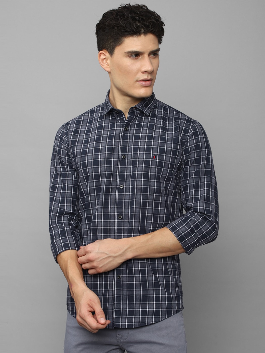 

Louis Philippe Jeans Men Slim Fit Tartan Checked Casual Cotton Shirt, Navy blue