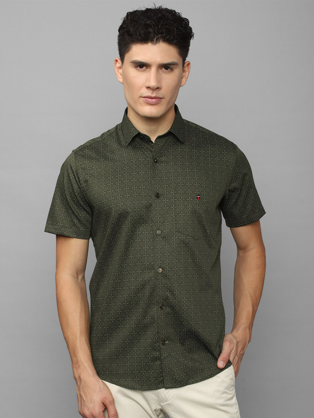 

Louis Philippe Sport Men Slim Fit Floral Printed Casual Pure Cotton Shirt, Olive