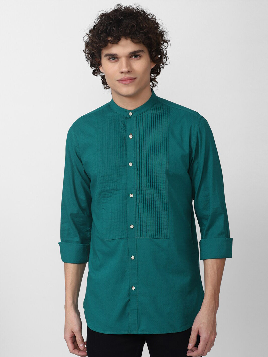 

Peter England Casuals Men Slim Fit Casual Cotton Shirt, Green