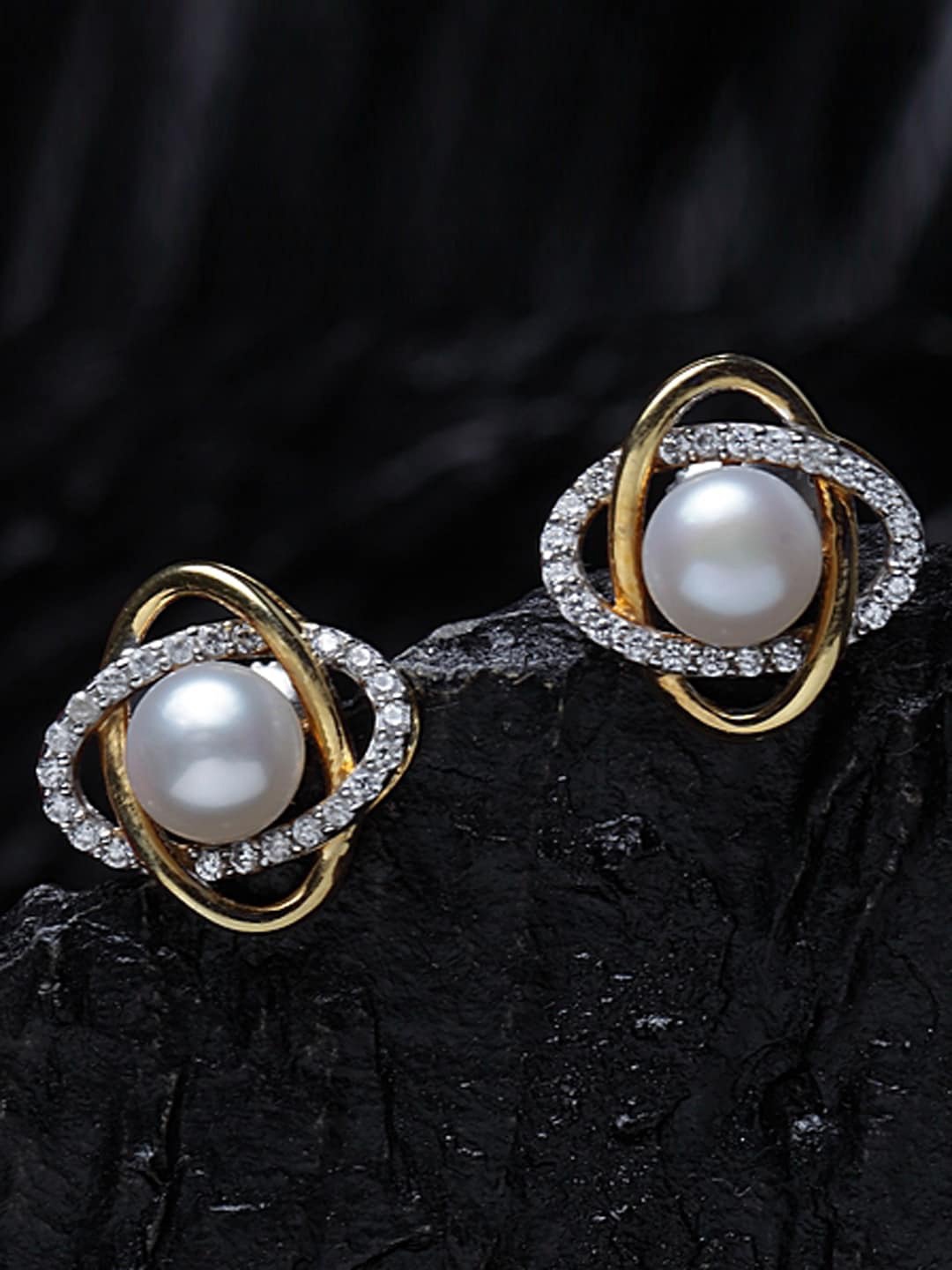 

Clara Rhodium-plated Contemporary Studs Earrings, Silver