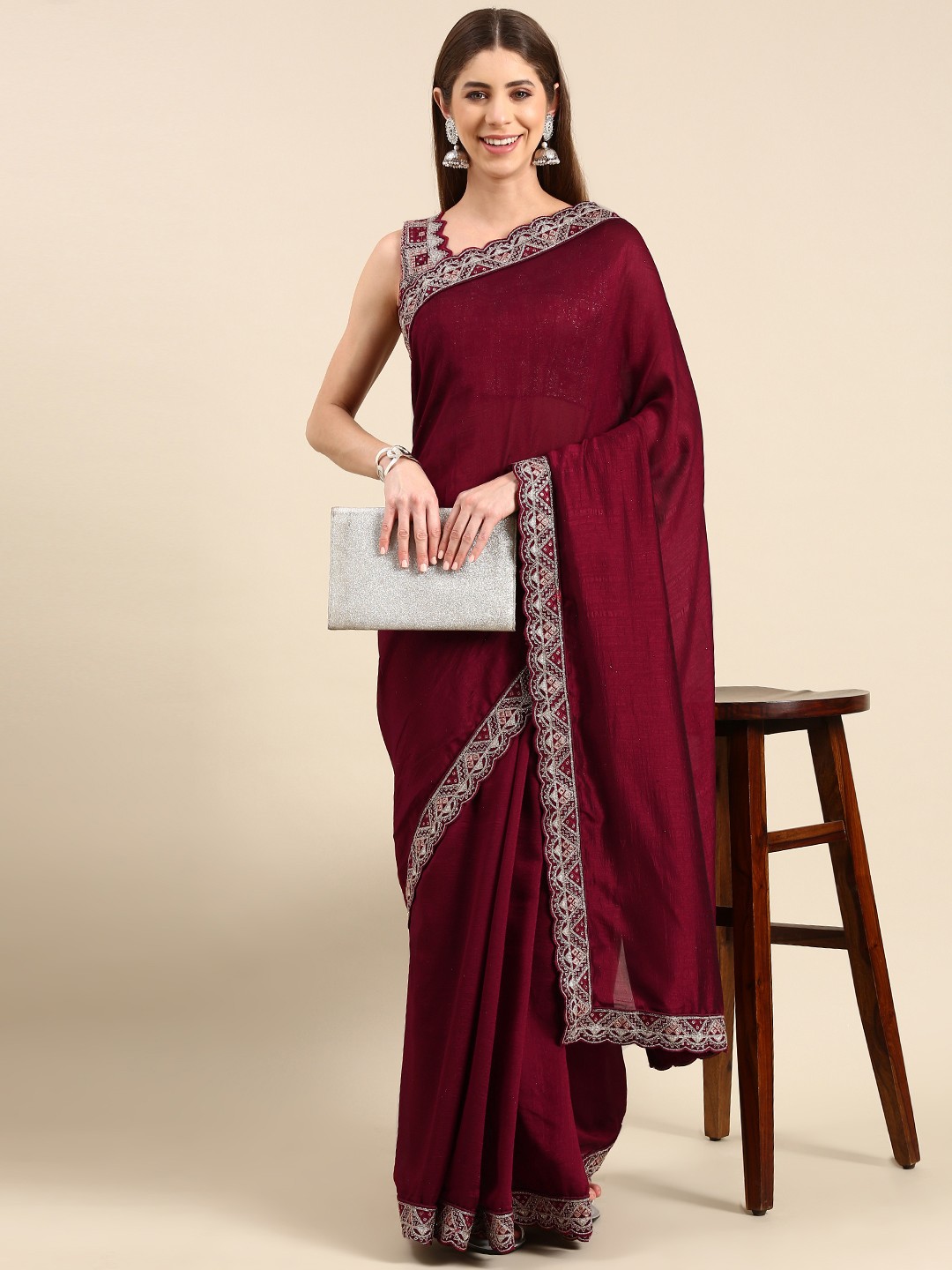 

LOOKNBOOK ART Sequinned Embroidered Silk Blend Saree, Maroon