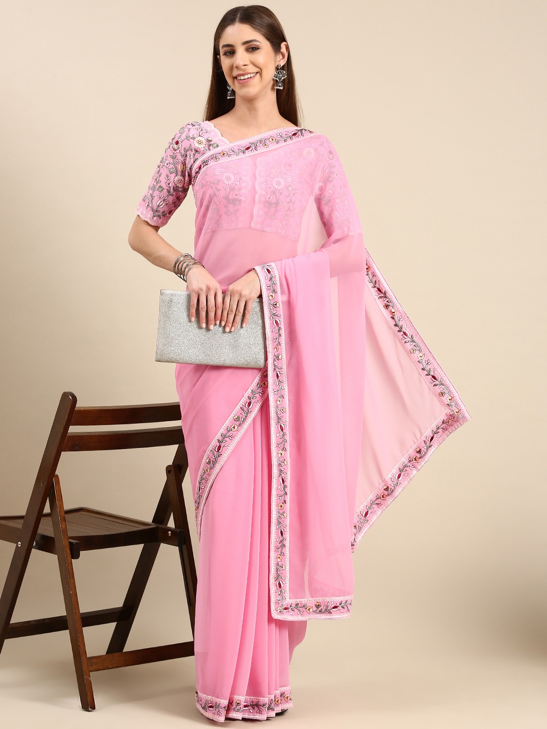 

LOOKNBOOK ART Embroidered Saree, Pink