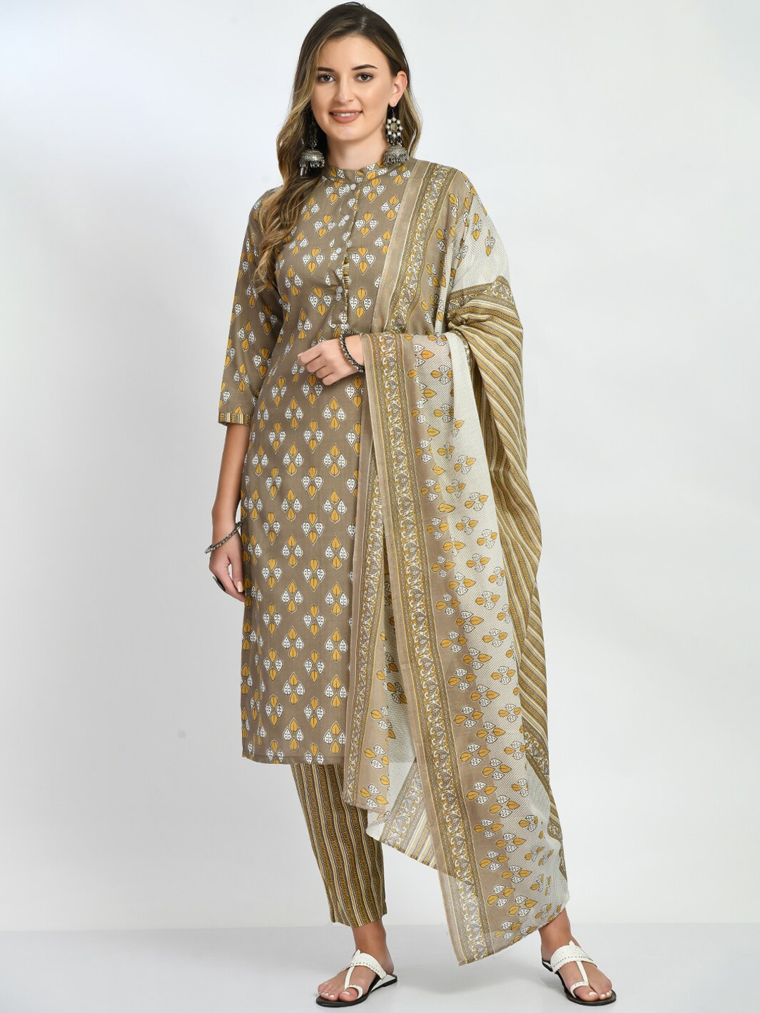 

Akshatani Ethnic Motifs Printed Printed Pure Cotton Kurta with Trousers & Dupatta, Beige