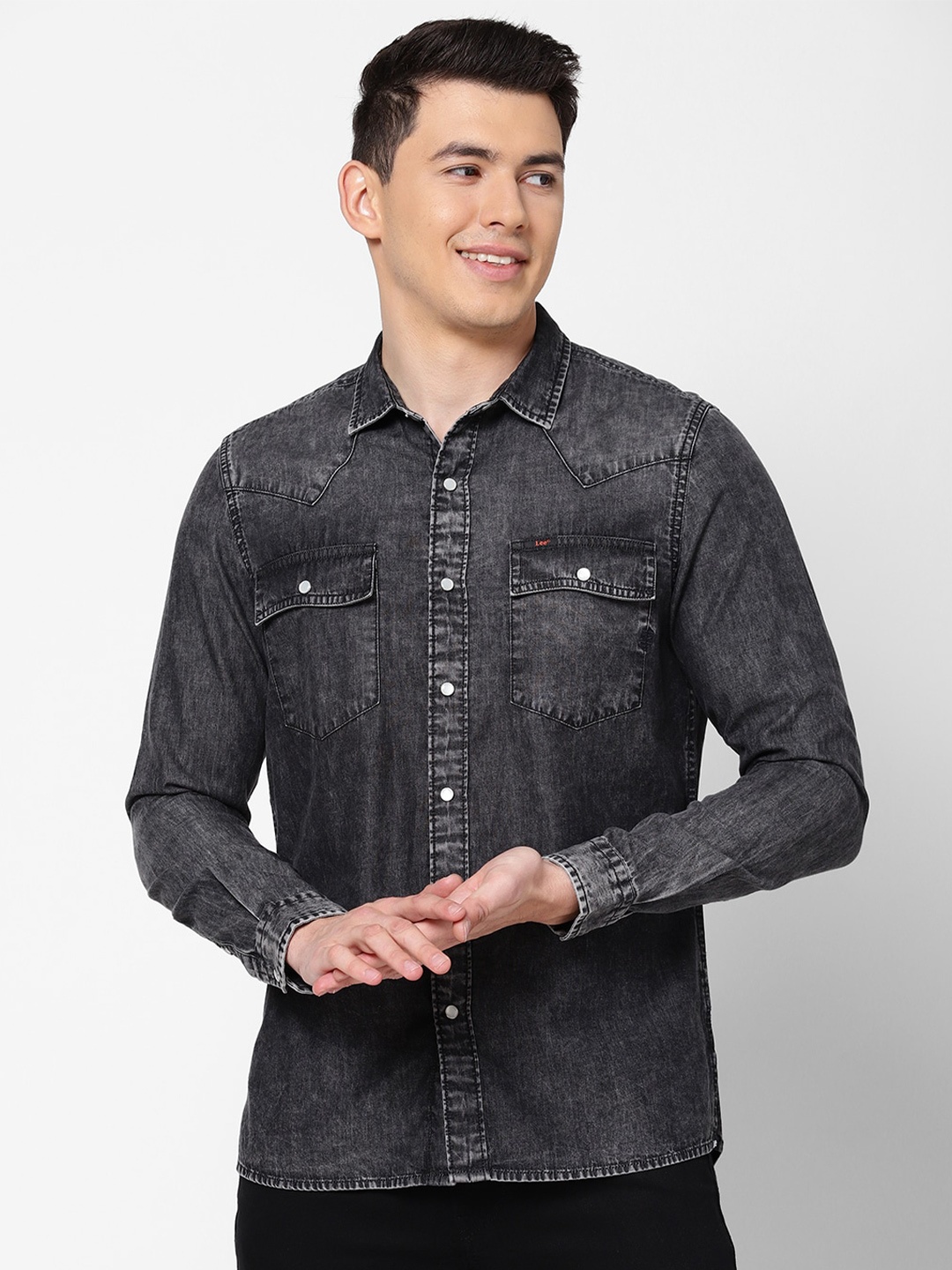 

Lee Men Slim Fit Spread Collar Faded Casual Cotton Shirt, Black