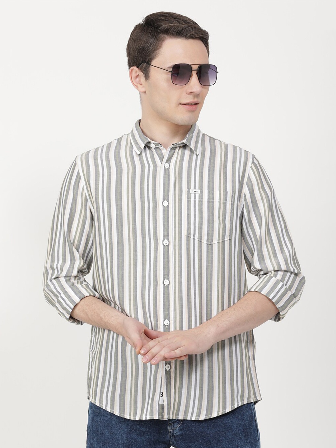 

Lee Men Green Vertical Striped Casual Cotton Shirt, Grey