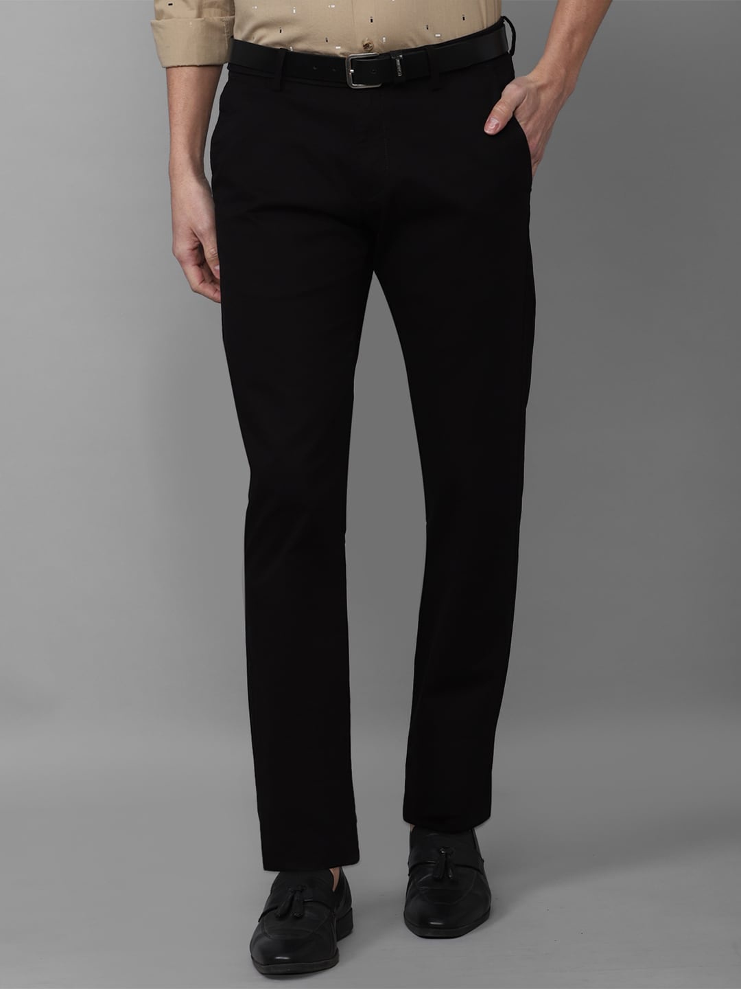 

Allen Solly Men Slim Fit Formal Trousers, Black