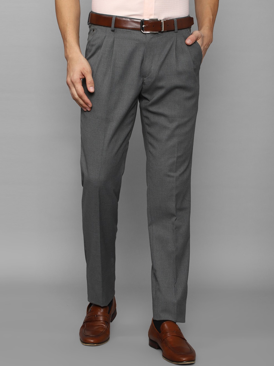 

Louis Philippe Men Solid Mid Rise Pleated Formal Trousers, Grey