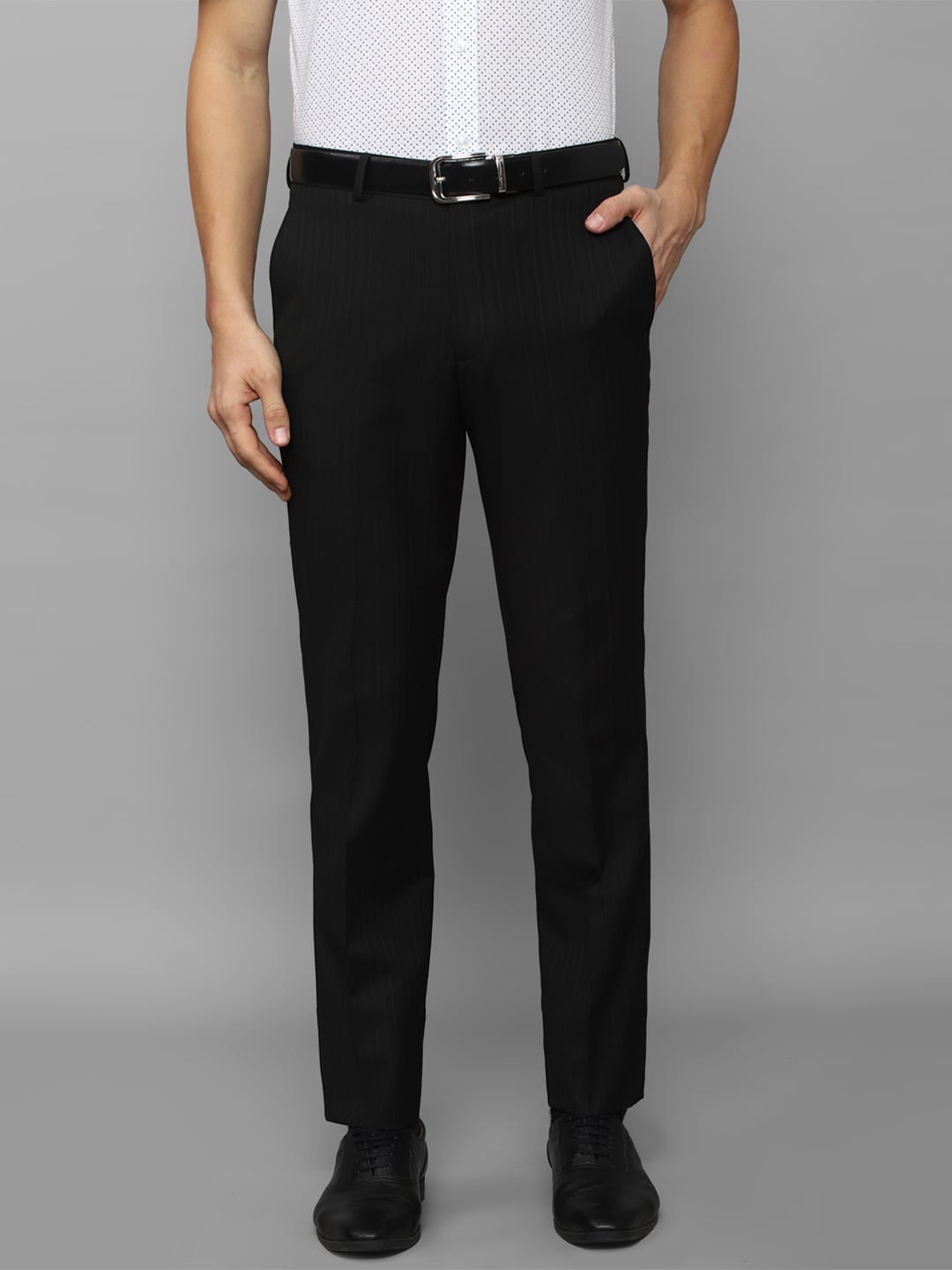 

Louis Philippe Men Slim Fit Formal Trousers, Black