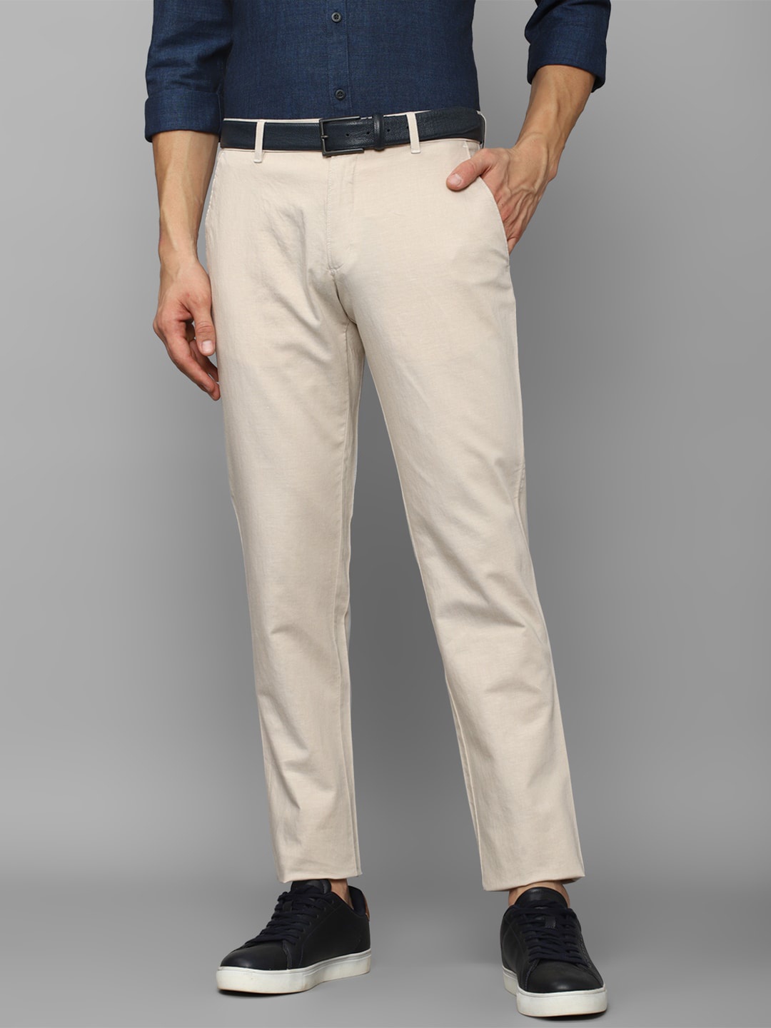 

Louis Philippe Sport Men Slim Fit Mid-Rise Trousers, Cream