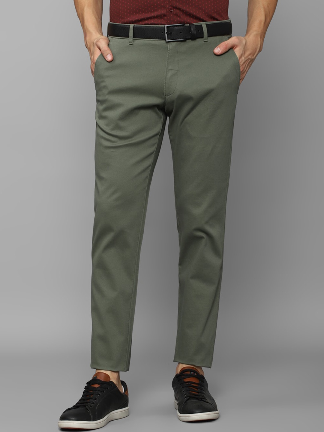 

Louis Philippe Sport Men Slim Fit Mid-Rise Trousers, Green